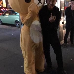 Meet your Posher, Sang